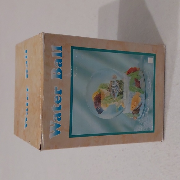 Fish waterball / snow globe NIB - Picture 9 of 9